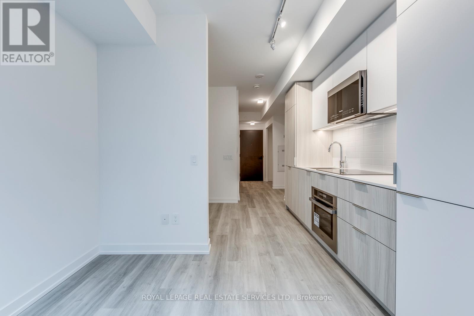 












828 - 28 EASTERN AVENUE

,
Toronto,




Ontario
M5A0Y2

