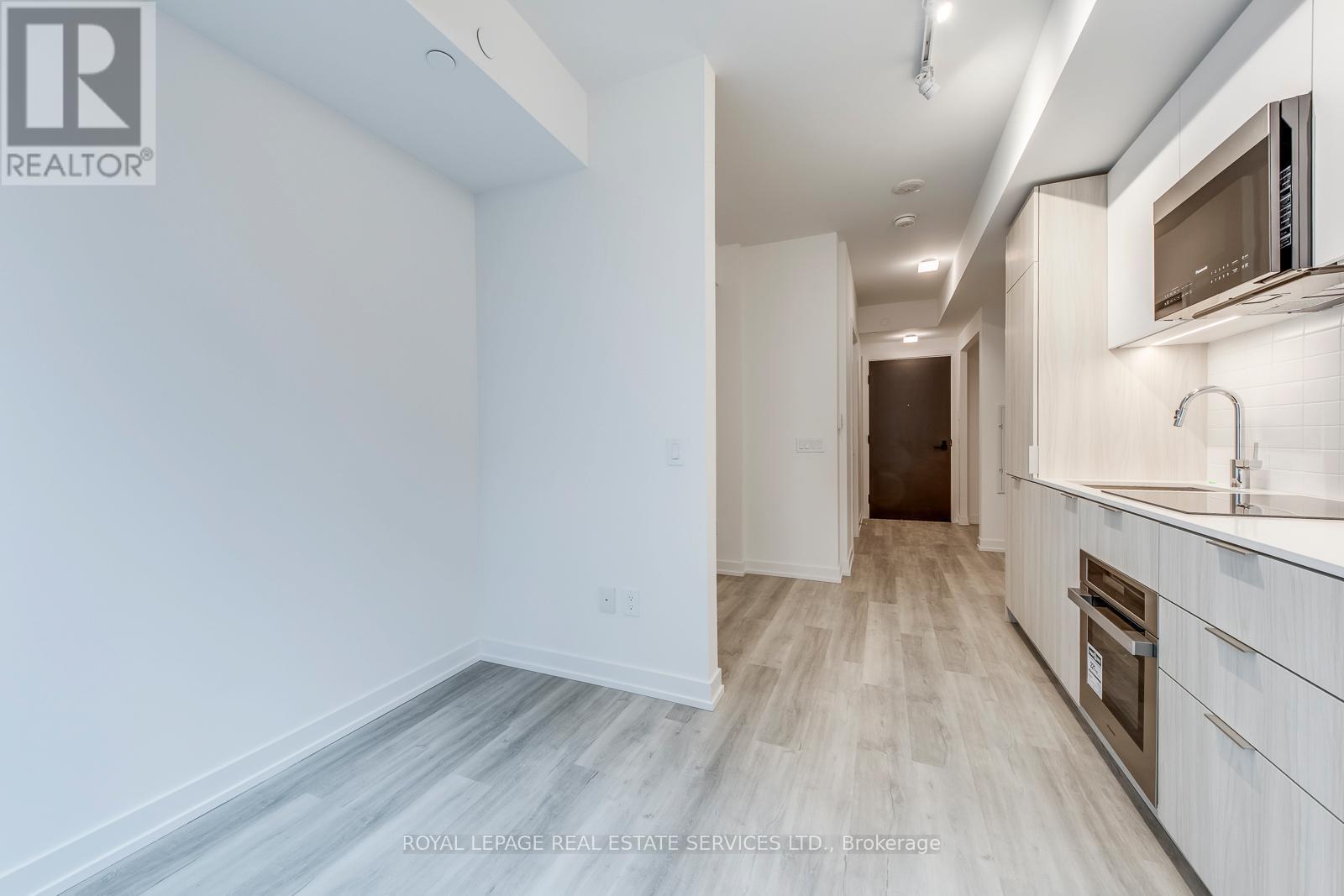 












828 - 28 EASTERN AVENUE

,
Toronto,




Ontario
M5A0Y2

