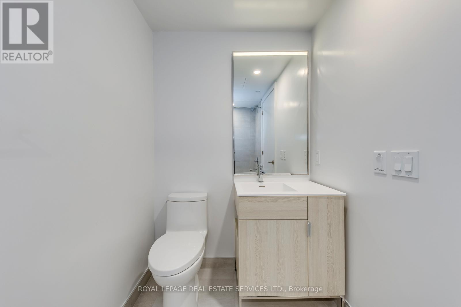 












828 - 28 EASTERN AVENUE

,
Toronto,




Ontario
M5A0Y2

