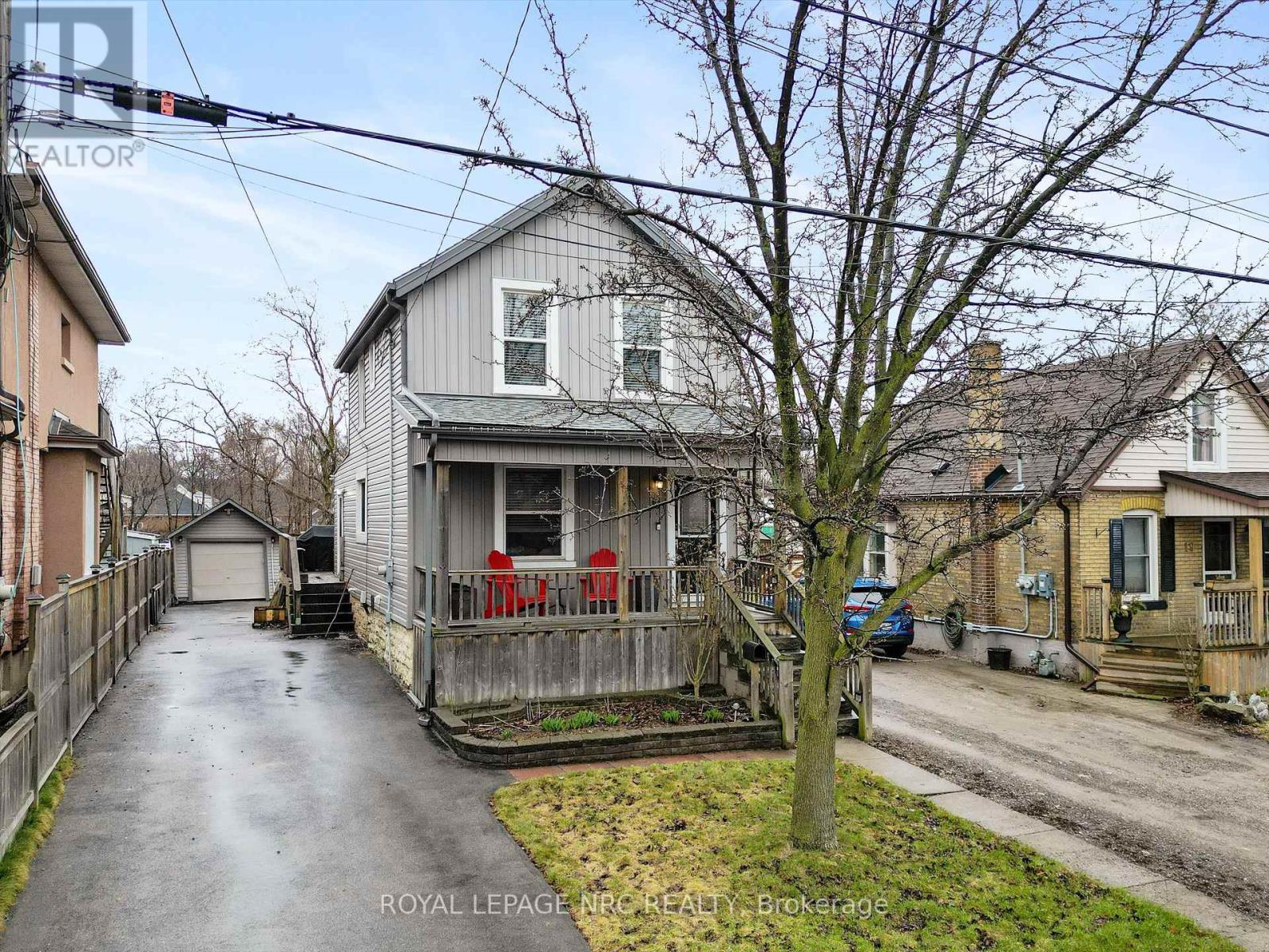 












15 EAST 24TH STREET

,
Hamilton (Eastmount),




Ontario
L8V2X8

