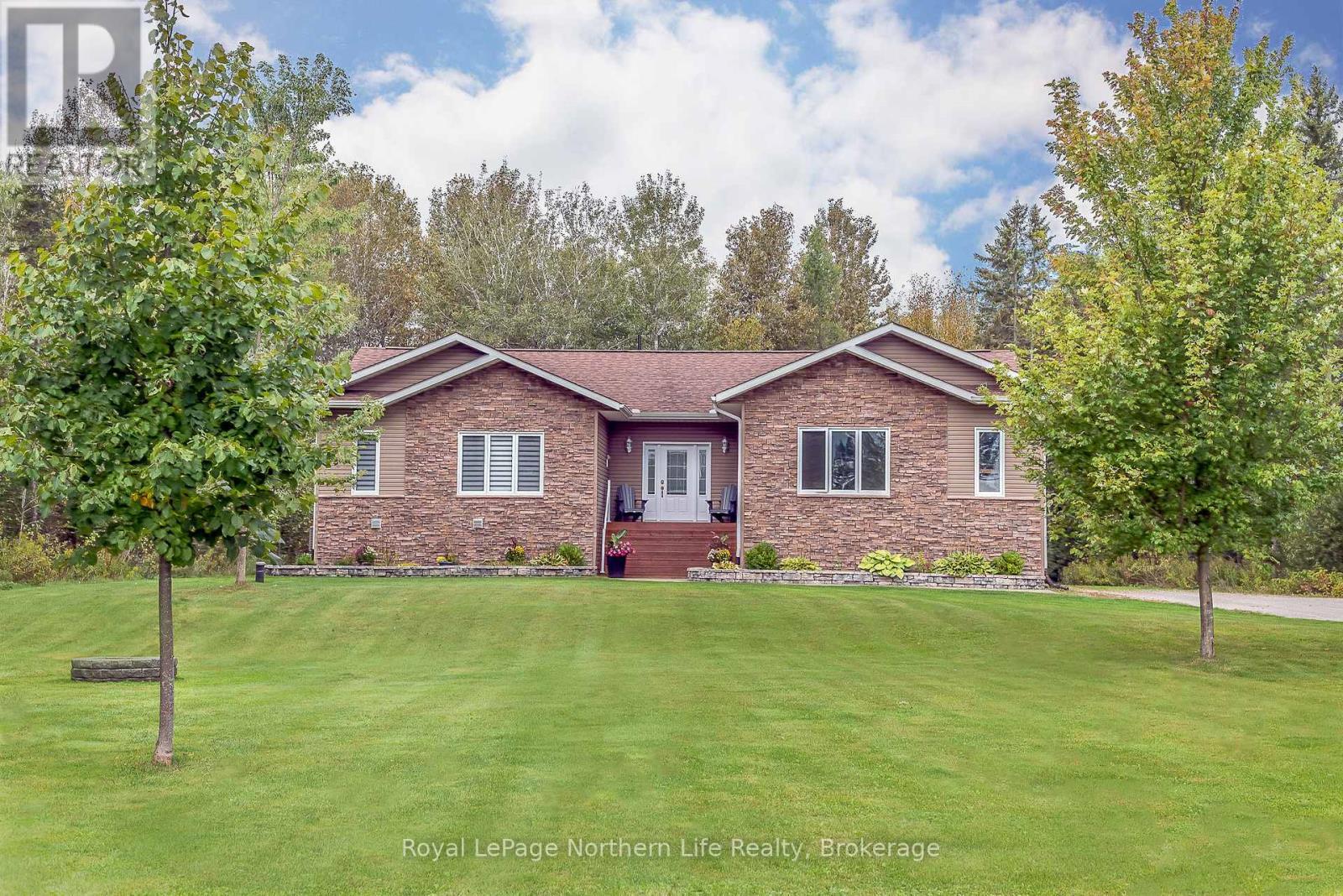 












805 EVANSVILLE DRIVE

,
West Nipissing (Sturgeon Falls),




Ontario
P2B2K5

