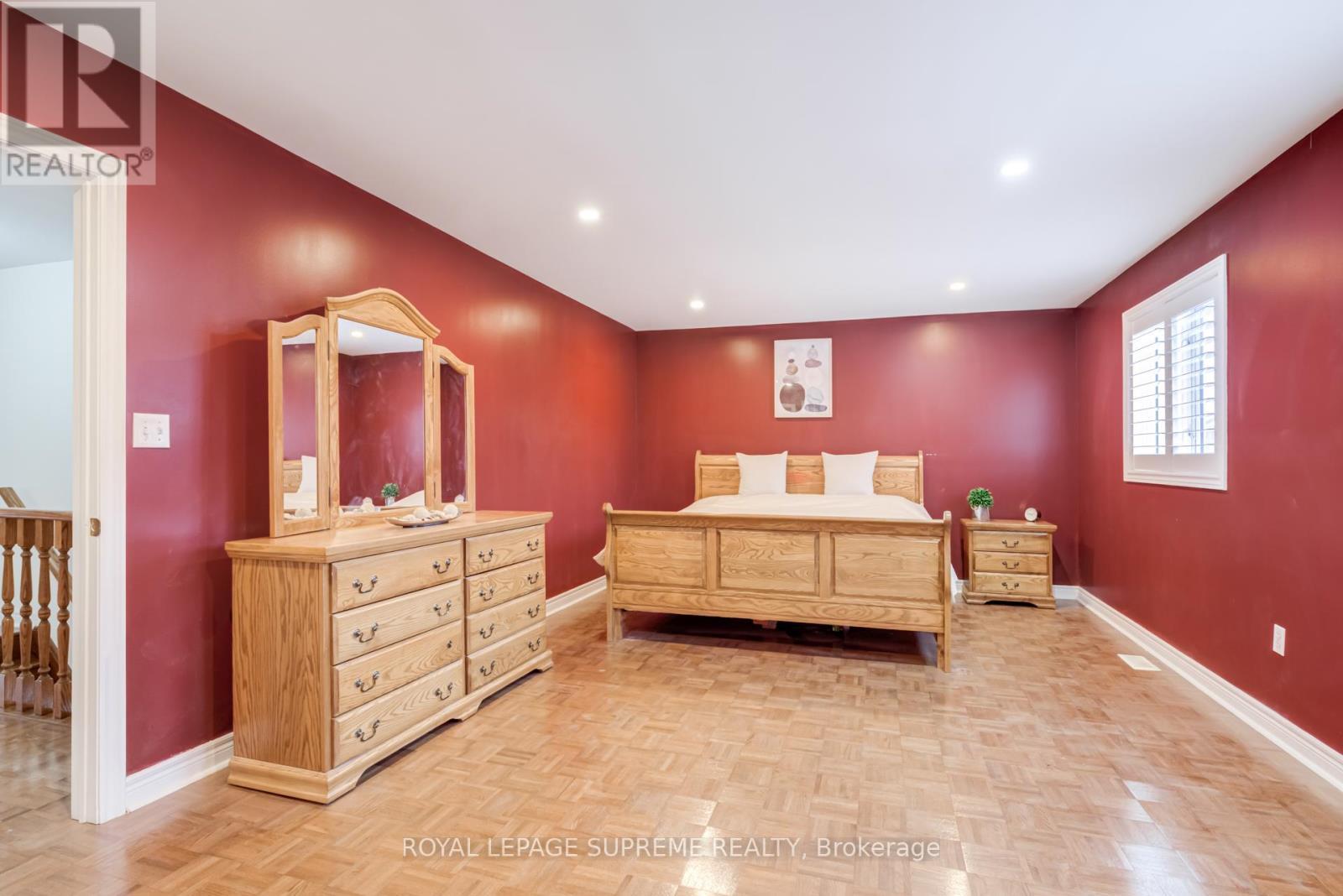 












65 AMARONE AVENUE

,
Vaughan,




Ontario
L4H2N8

