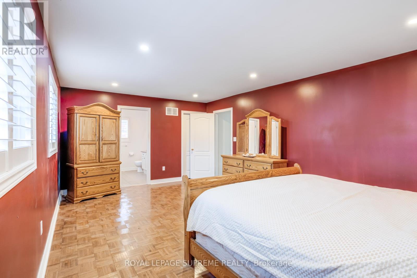 












65 AMARONE AVENUE

,
Vaughan,




Ontario
L4H2N8

