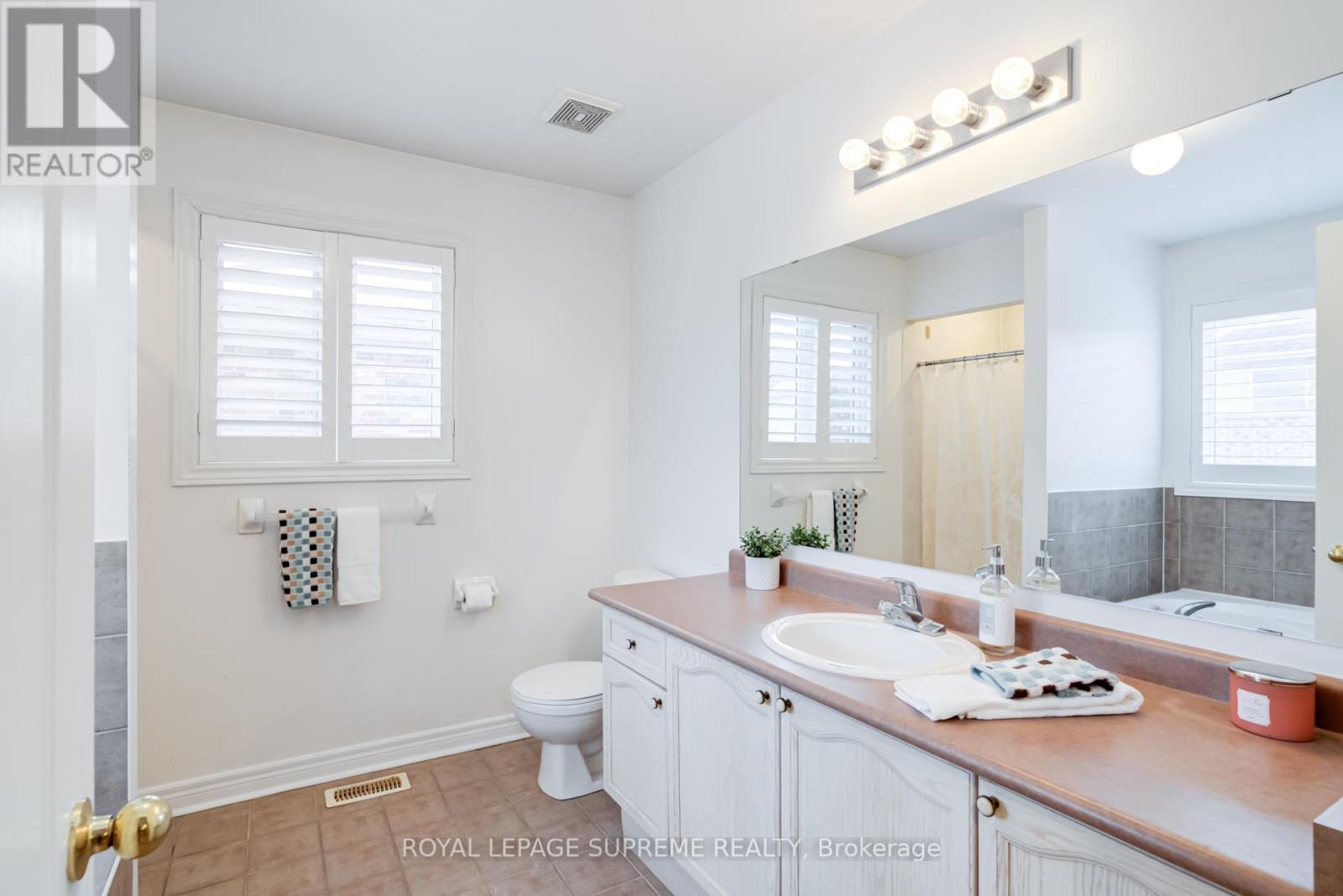 












65 AMARONE AVENUE

,
Vaughan,




Ontario
L4H2N8

