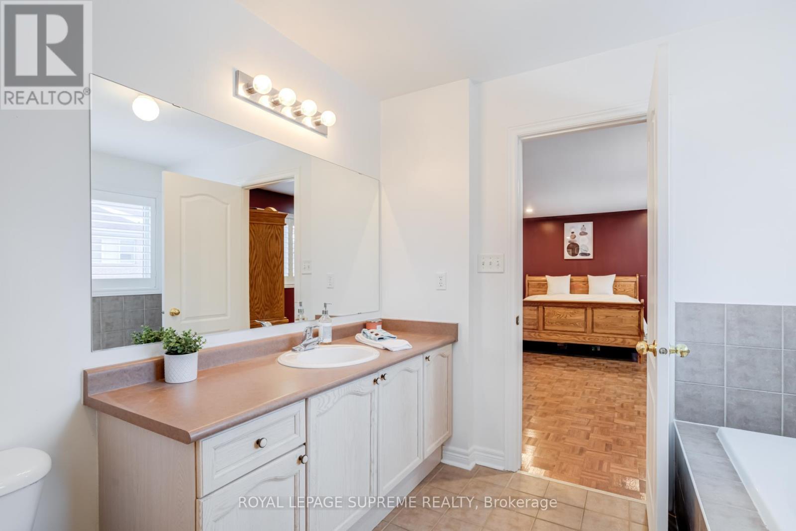 












65 AMARONE AVENUE

,
Vaughan,




Ontario
L4H2N8

