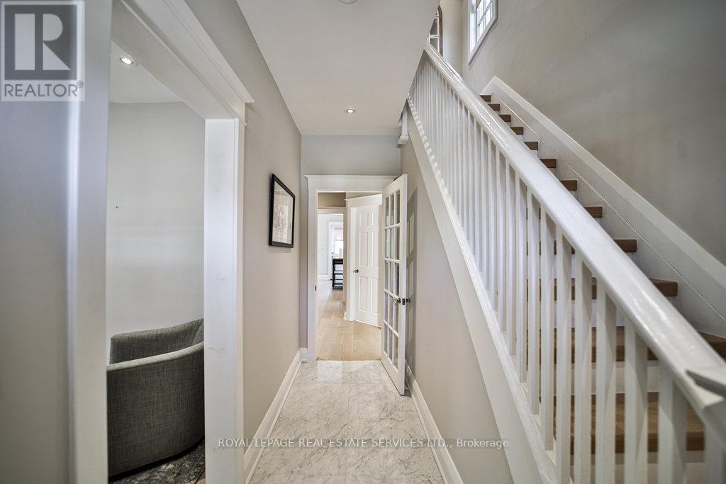 












128 CHISHOLM STREET

,
Oakville,




Ontario
L6K3J2

