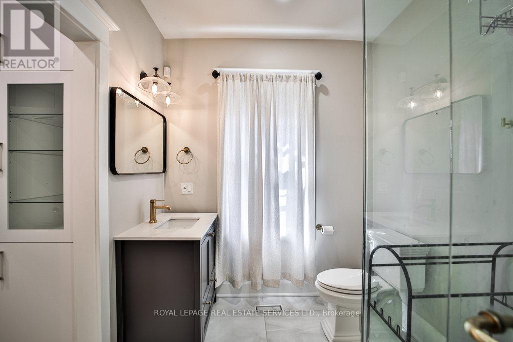 












128 CHISHOLM STREET

,
Oakville,




Ontario
L6K3J2

