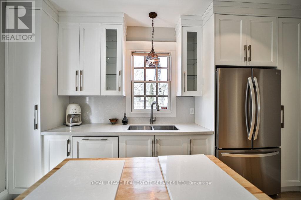 












128 CHISHOLM STREET

,
Oakville,




Ontario
L6K3J2

