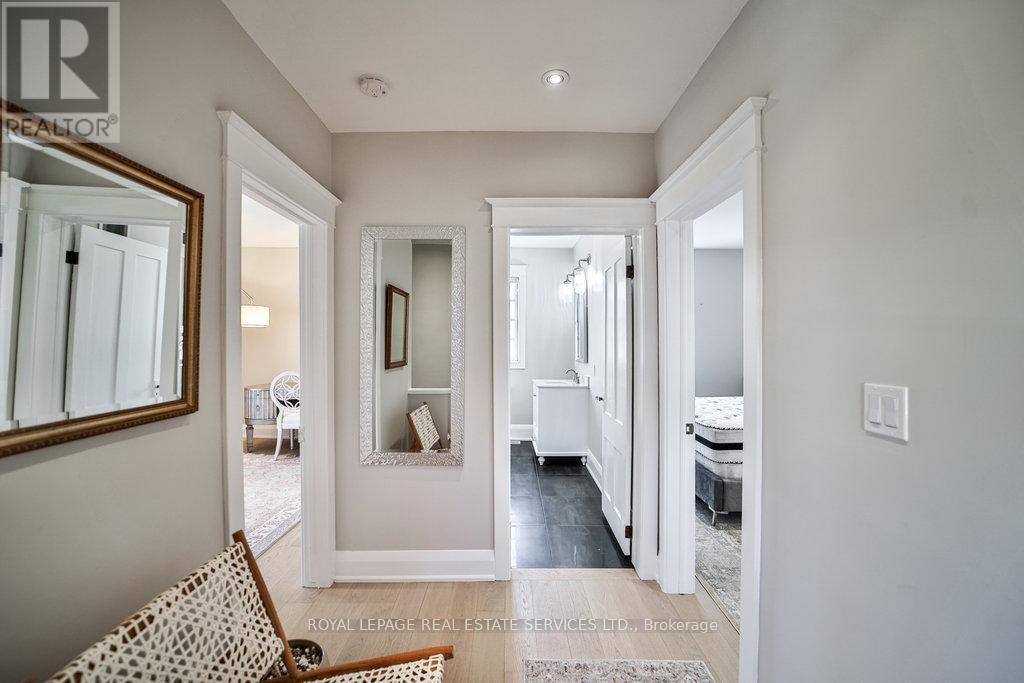 












128 CHISHOLM STREET

,
Oakville,




Ontario
L6K3J2

