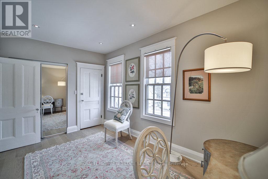 












128 CHISHOLM STREET

,
Oakville,




Ontario
L6K3J2

