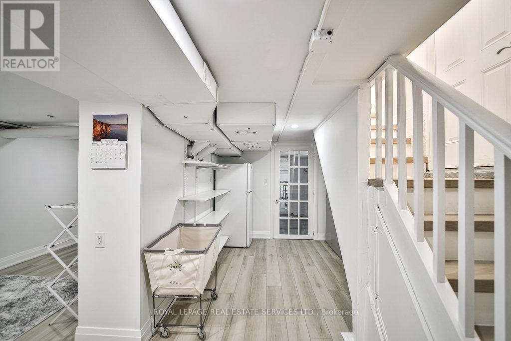 












128 CHISHOLM STREET

,
Oakville,




Ontario
L6K3J2

