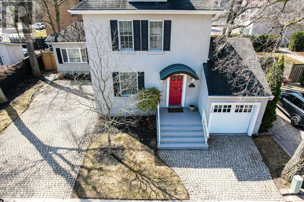 












128 CHISHOLM STREET

,
Oakville,




Ontario
L6K3J2


