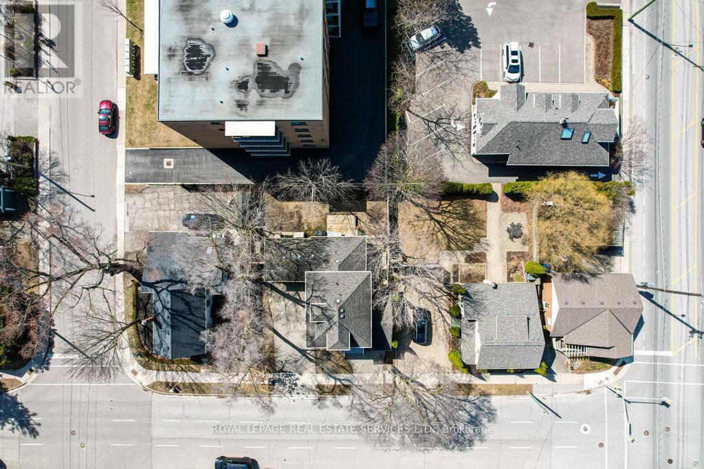 












128 CHISHOLM STREET

,
Oakville,




Ontario
L6K3J2


