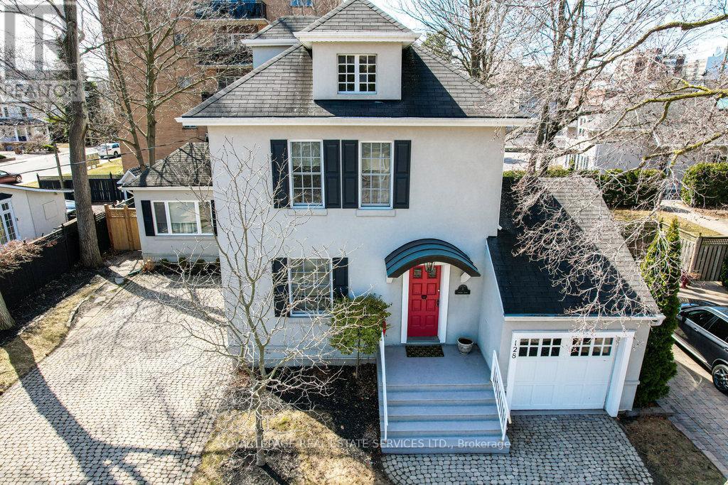 












128 CHISHOLM STREET

,
Oakville,




Ontario
L6K3J2

