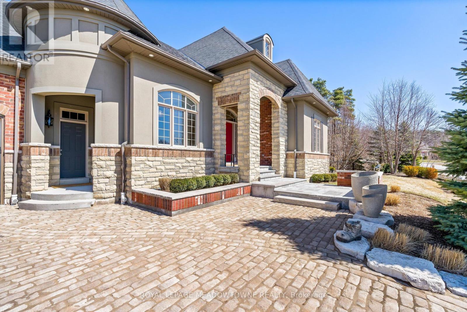 












32 AINLEY TRAIL

,
Halton Hills,




Ontario
L7G0E6

