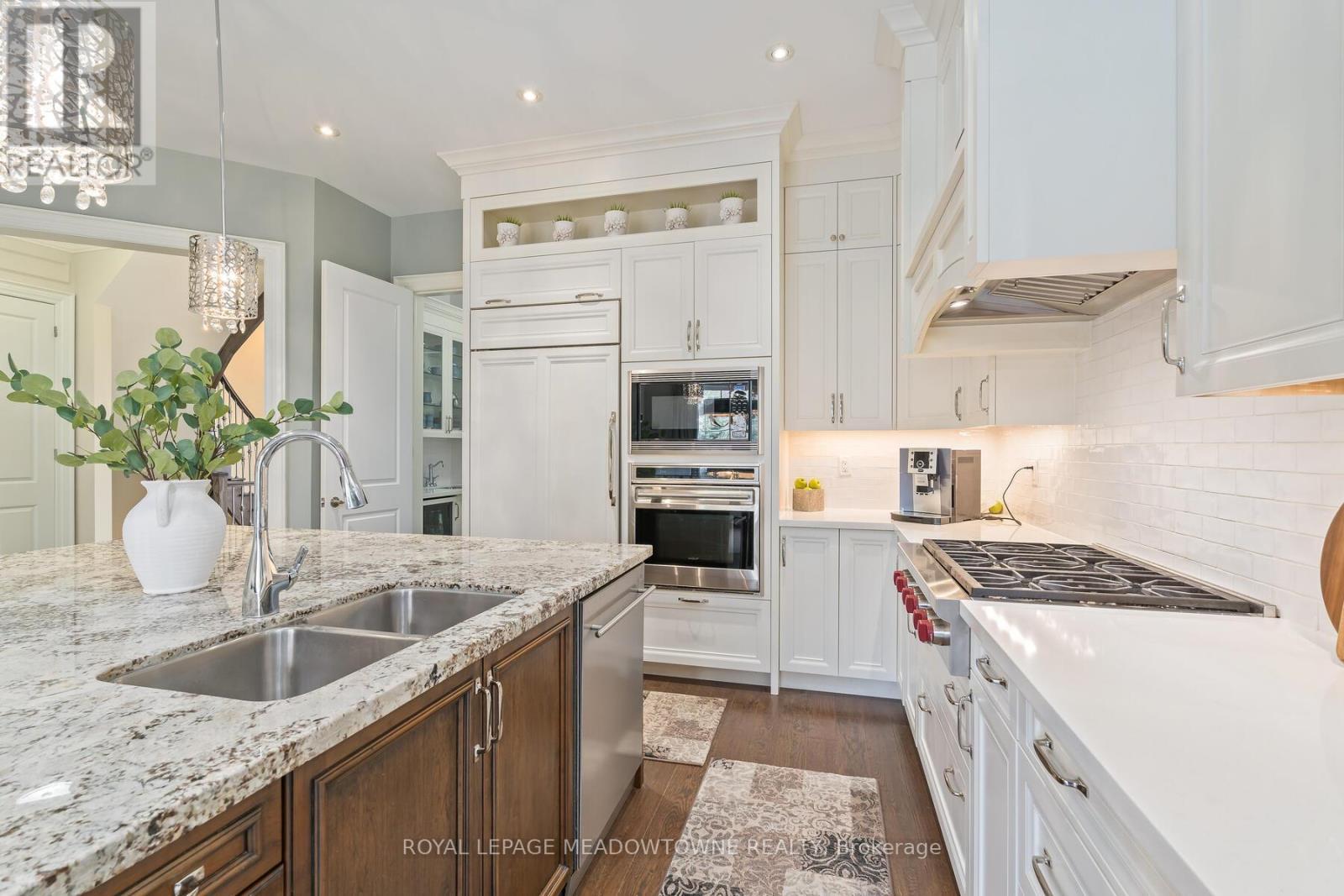 












32 AINLEY TRAIL

,
Halton Hills,




Ontario
L7G0E6


