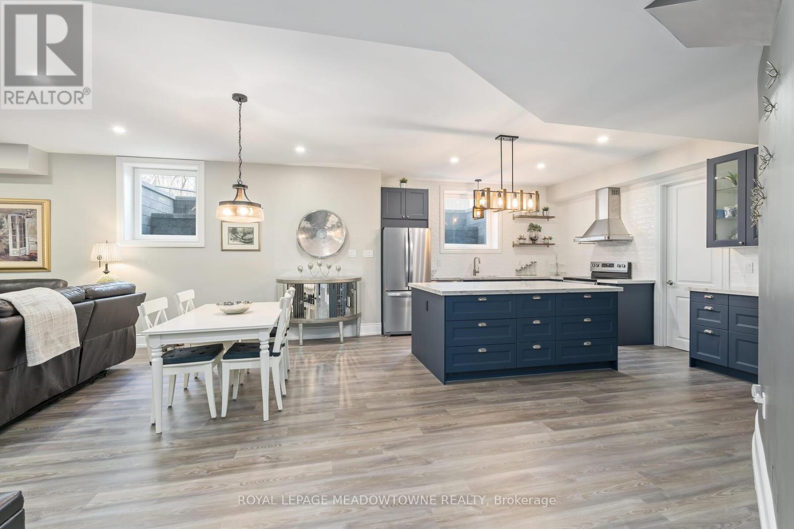 












32 AINLEY TRAIL

,
Halton Hills,




Ontario
L7G0E6

