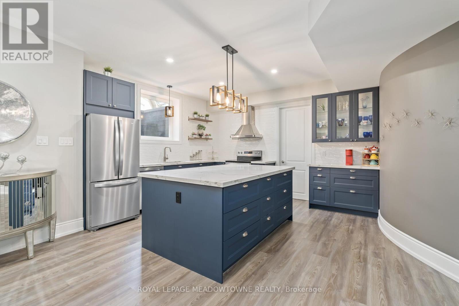 












32 AINLEY TRAIL

,
Halton Hills,




Ontario
L7G0E6


