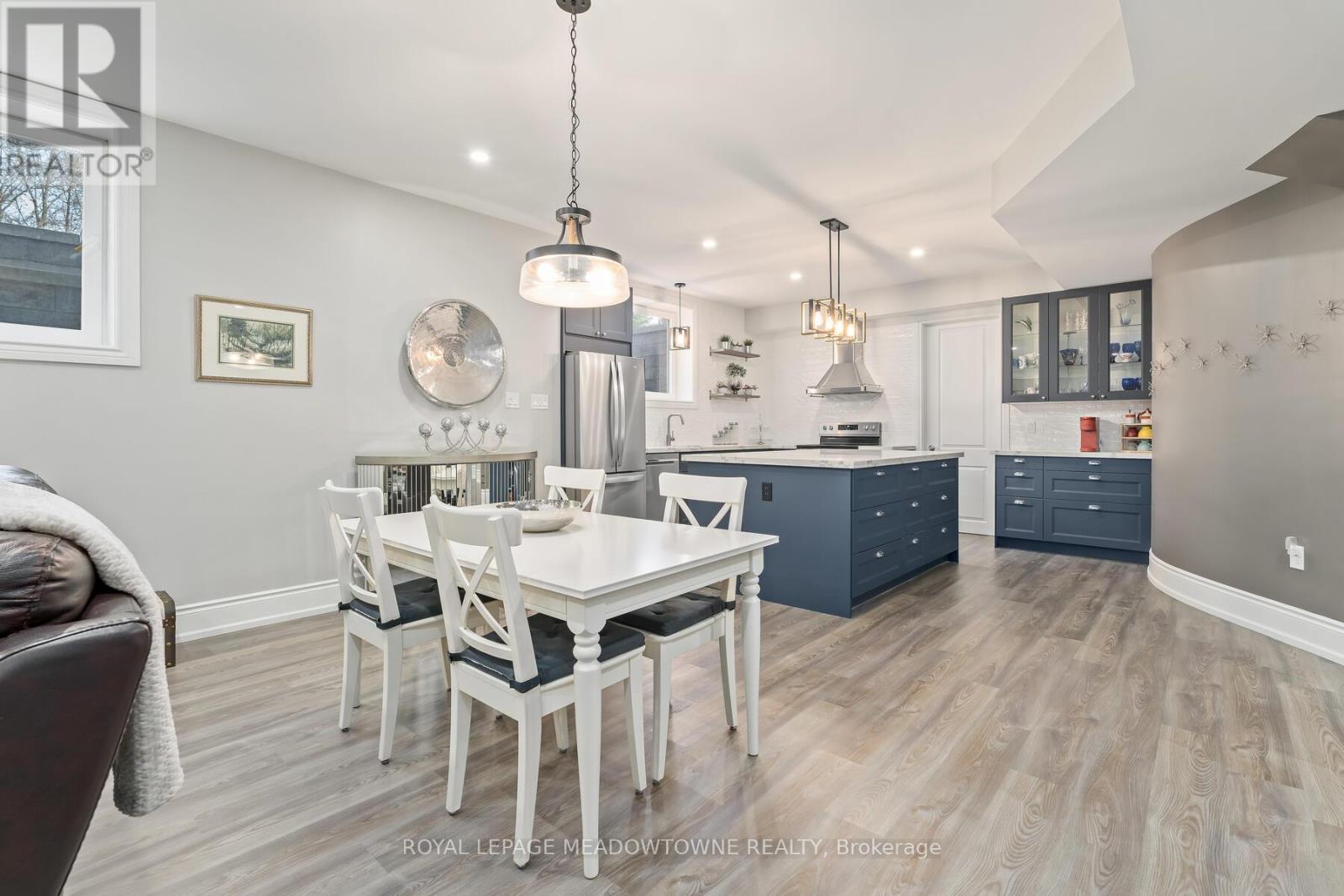 












32 AINLEY TRAIL

,
Halton Hills,




Ontario
L7G0E6

