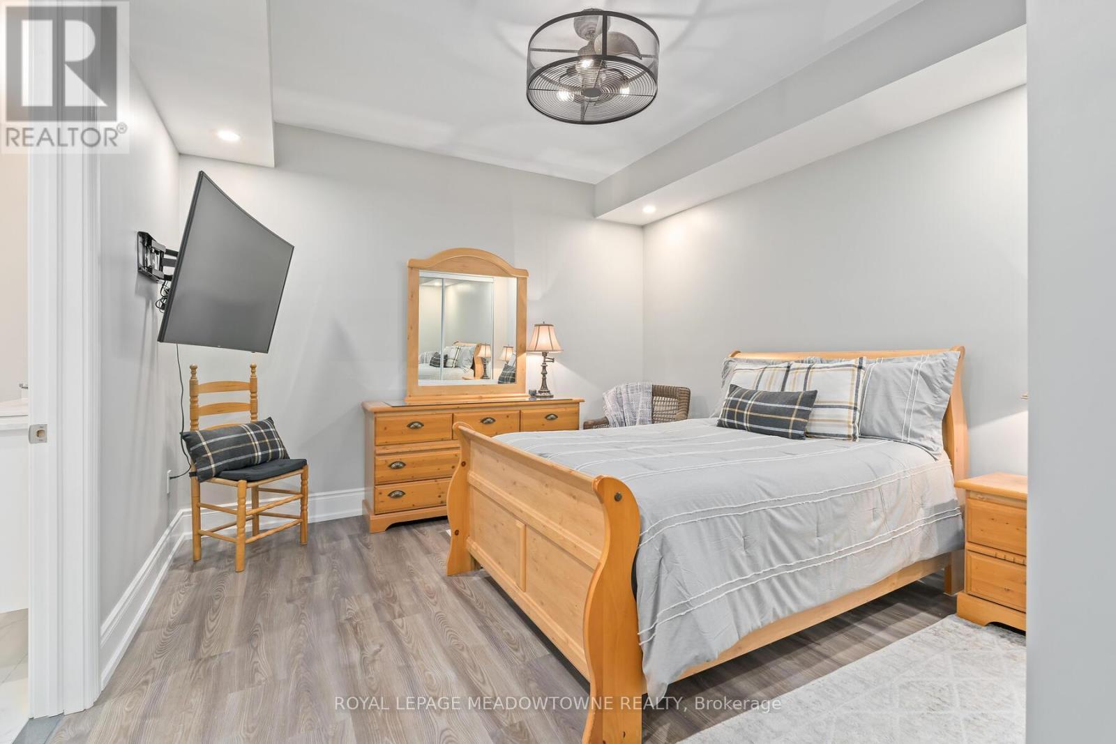 












32 AINLEY TRAIL

,
Halton Hills,




Ontario
L7G0E6

