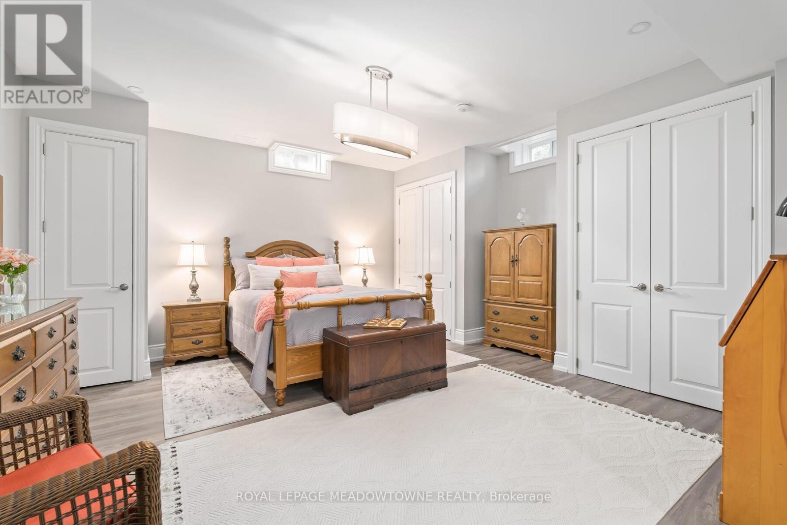 












32 AINLEY TRAIL

,
Halton Hills,




Ontario
L7G0E6

