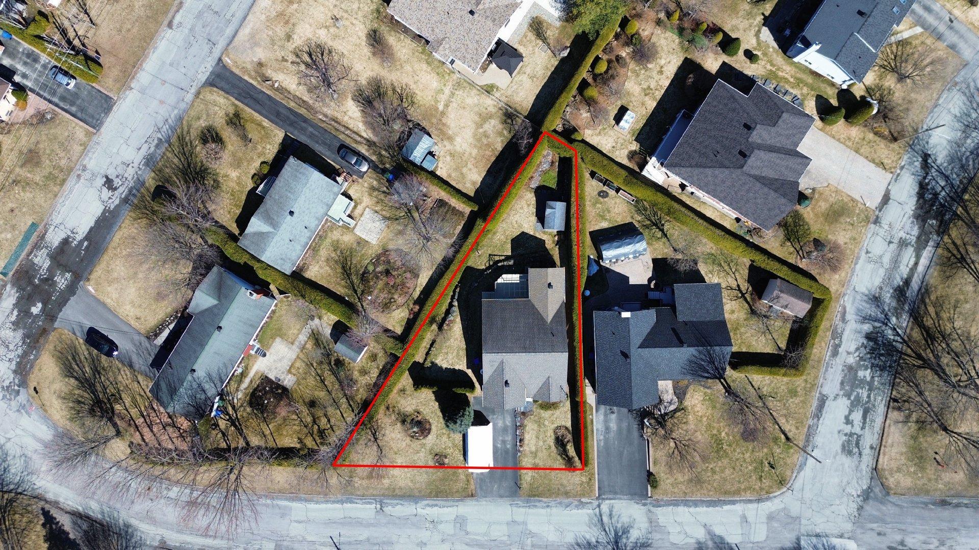 









551


Rue Gosselin

,
Magog,




QC
J1X5E1

