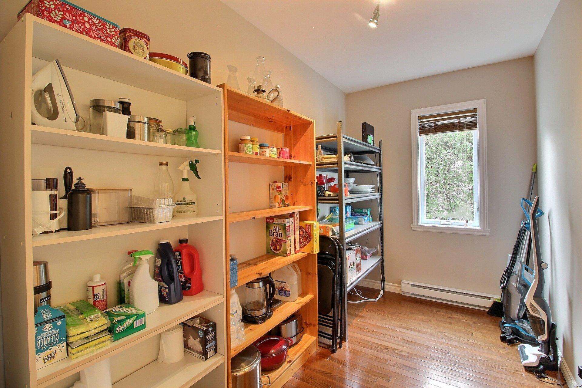 









551


Rue Gosselin

,
Magog,




QC
J1X5E1

