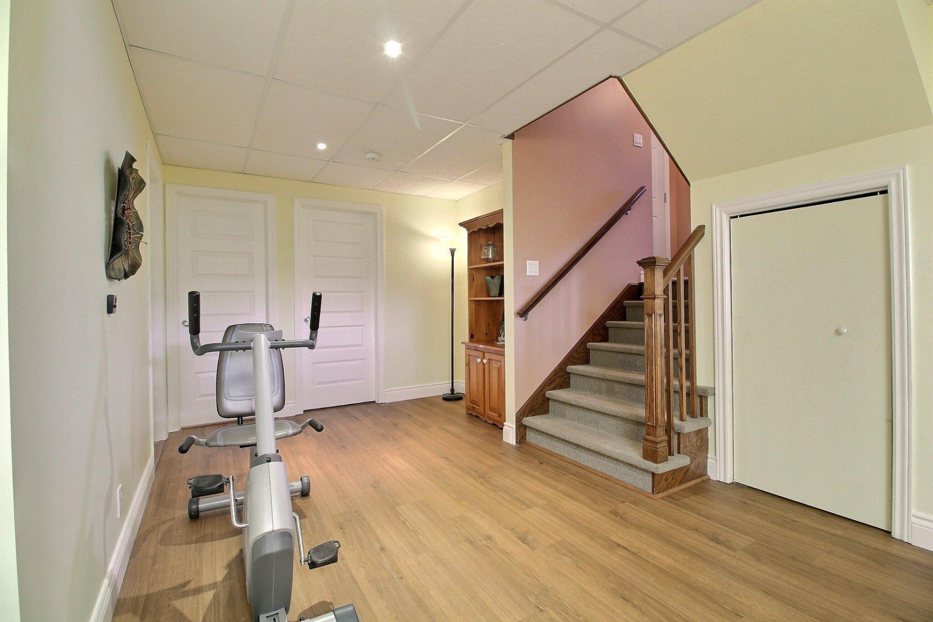 









551


Rue Gosselin

,
Magog,




QC
J1X5E1

