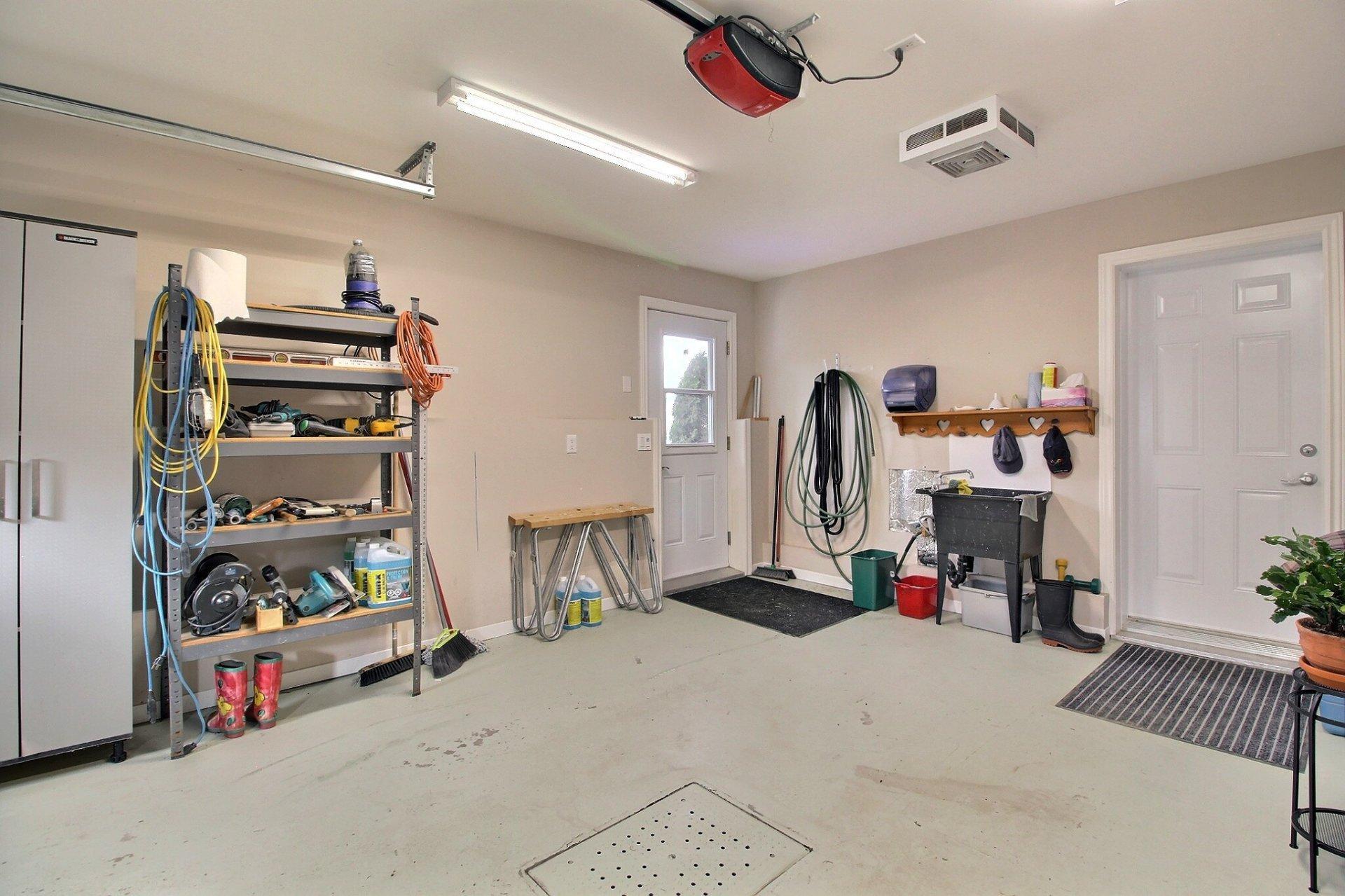 









551


Rue Gosselin

,
Magog,




QC
J1X5E1

