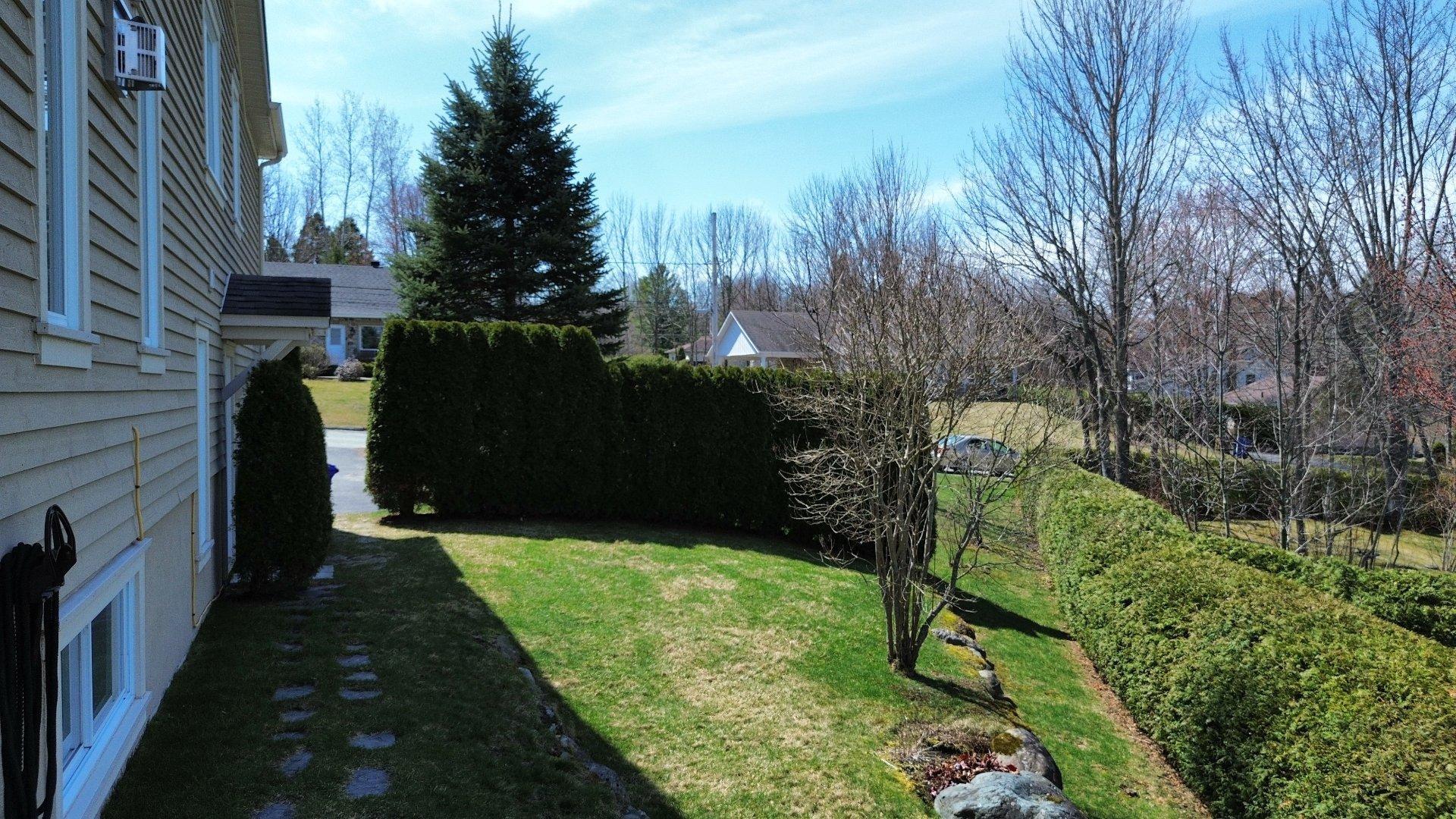 









551


Rue Gosselin

,
Magog,




QC
J1X5E1

