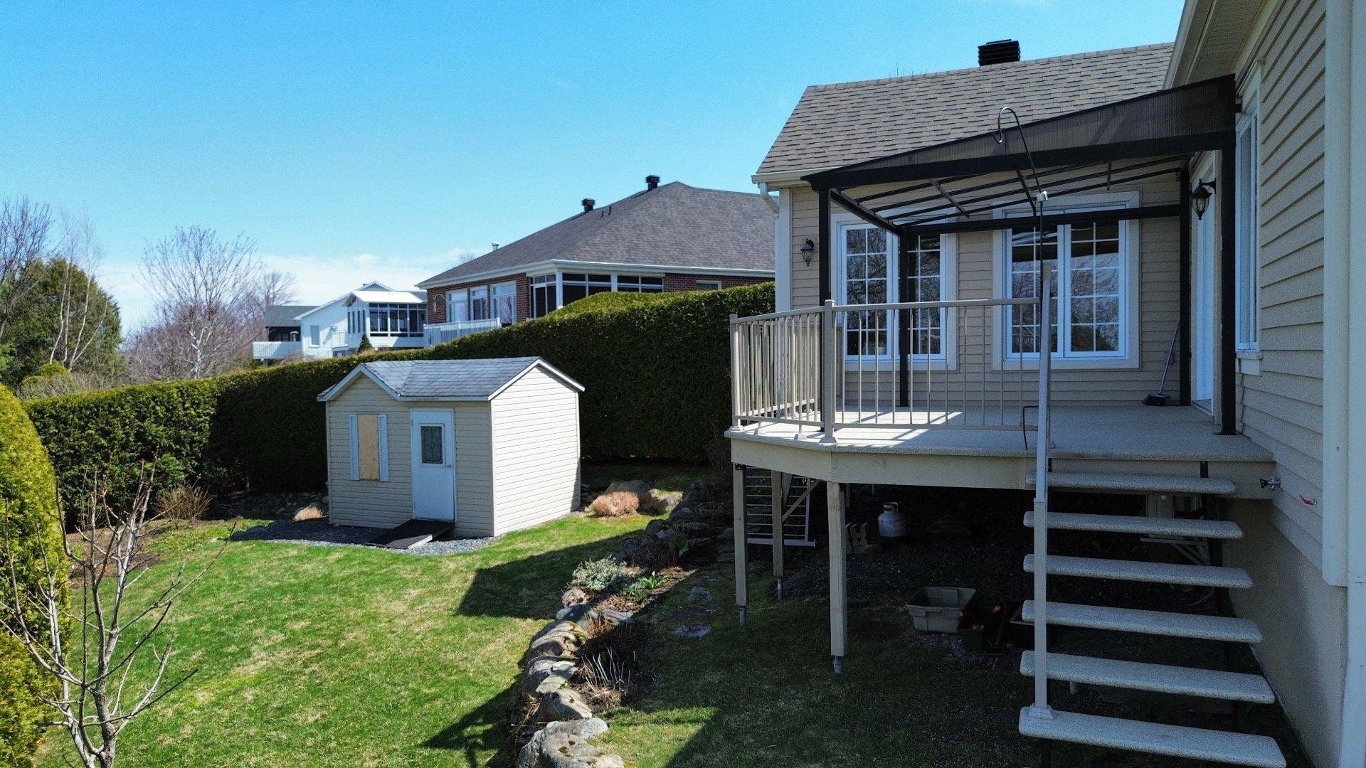 









551


Rue Gosselin

,
Magog,




QC
J1X5E1

