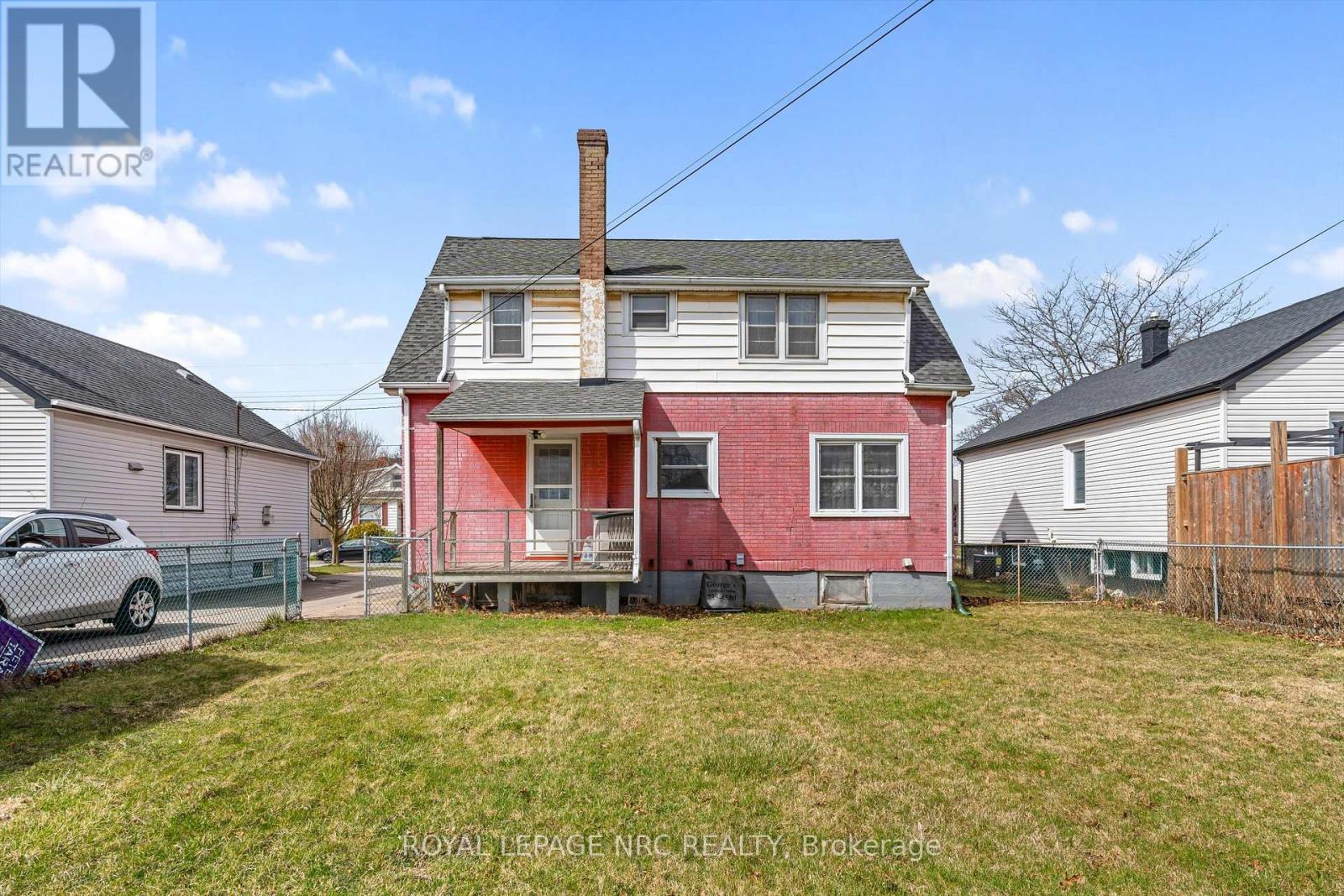 












296 MCALPINE AVENUE S

,
Welland (Lincoln/Crowland),




Ontario
L3B1V2

