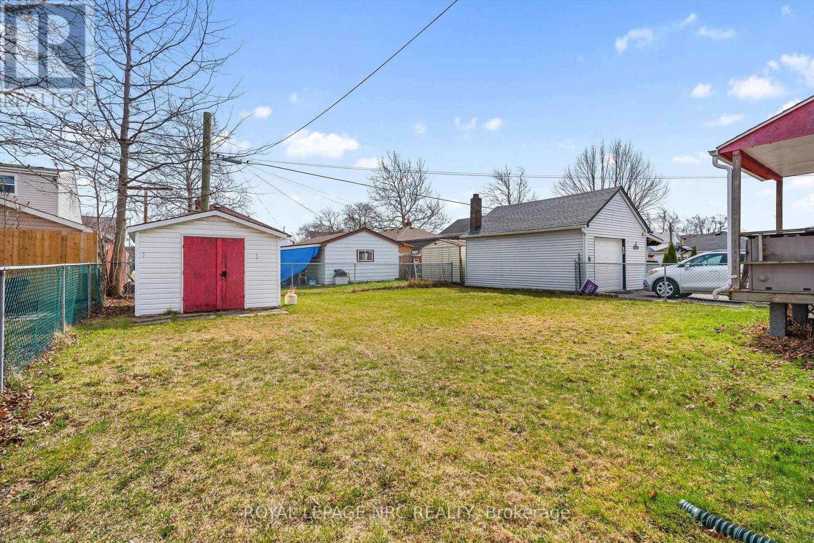 












296 MCALPINE AVENUE S

,
Welland (Lincoln/Crowland),




Ontario
L3B1V2

