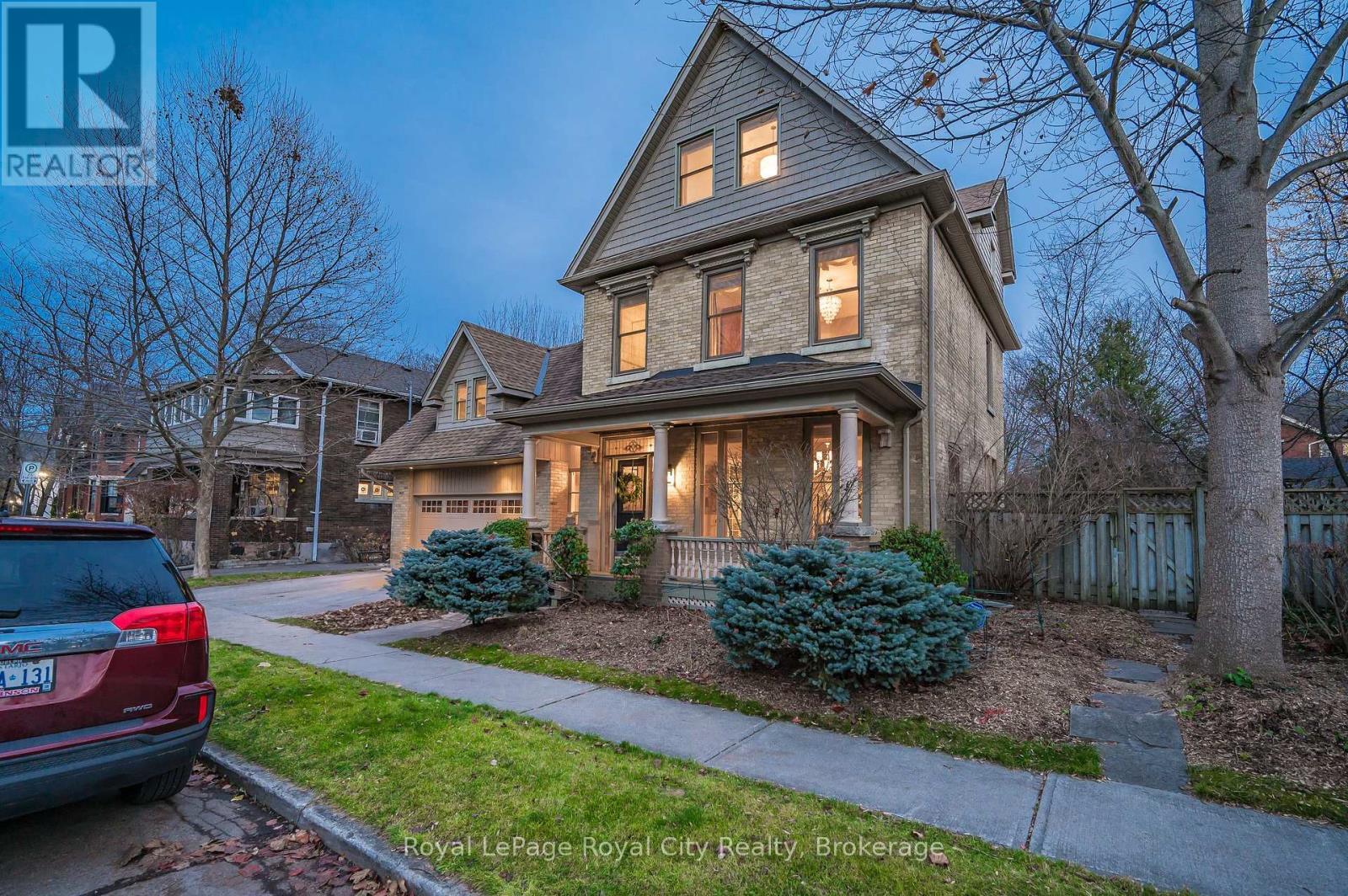 












42 LIVERPOOL STREET

,
Guelph (Downtown),




Ontario
N1H2K9

