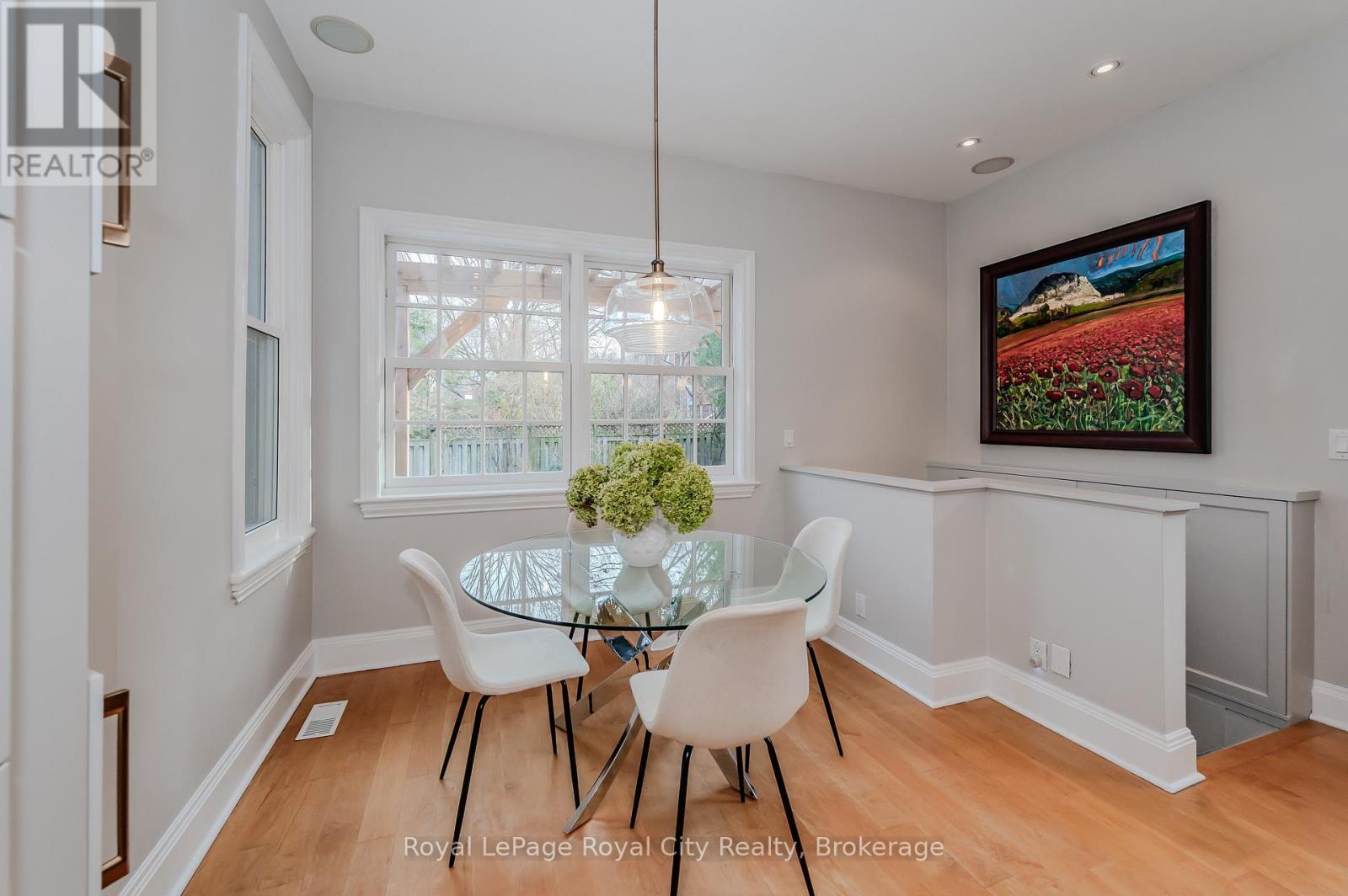 












42 LIVERPOOL STREET

,
Guelph (Downtown),




Ontario
N1H2K9

