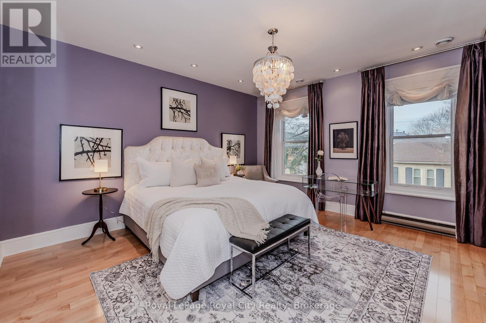 












42 LIVERPOOL STREET

,
Guelph (Downtown),




Ontario
N1H2K9

