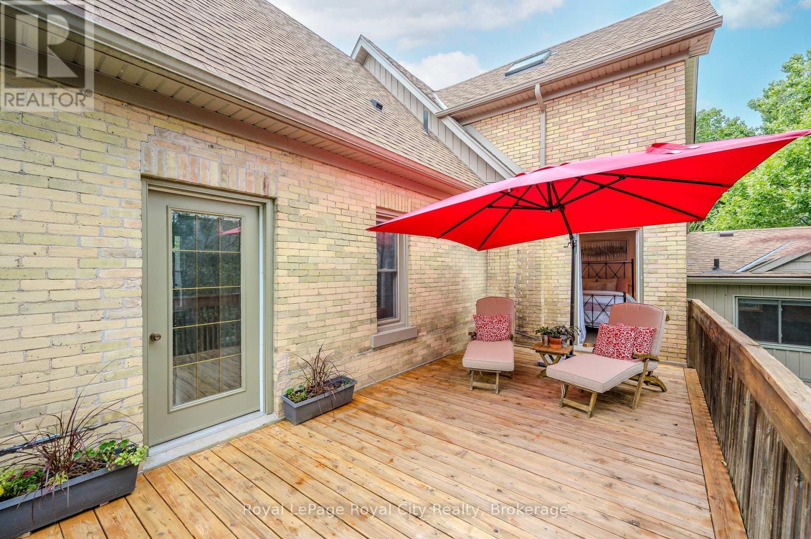 












42 LIVERPOOL STREET

,
Guelph (Downtown),




Ontario
N1H2K9

