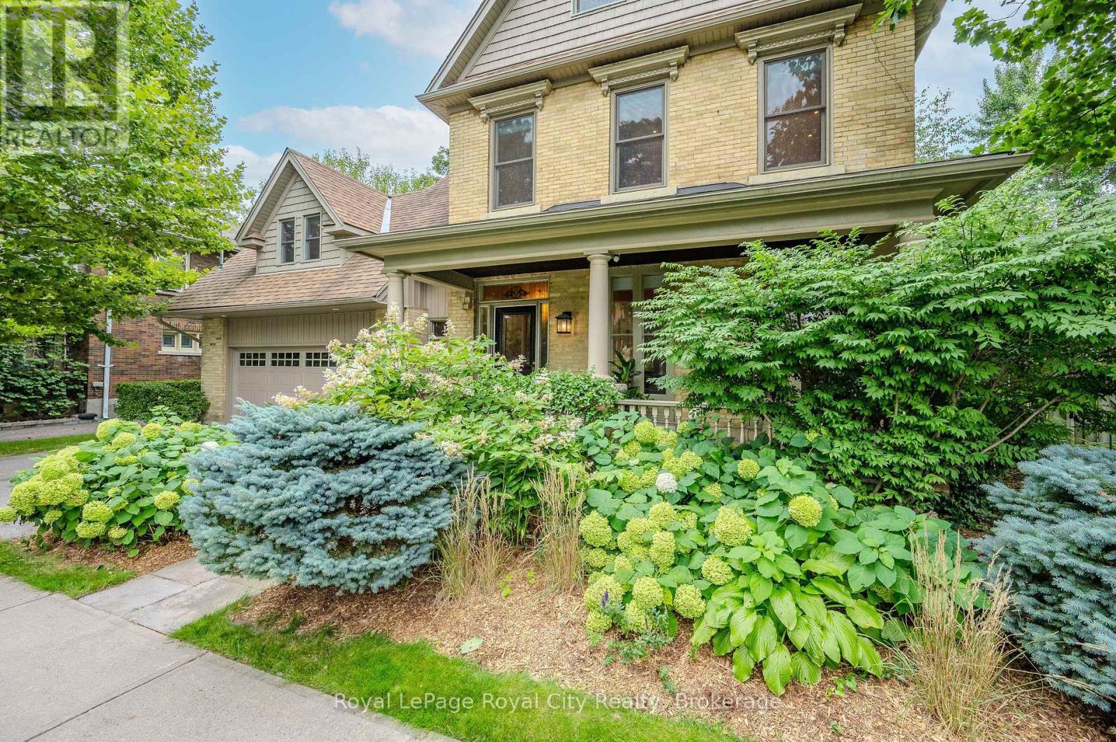 












42 LIVERPOOL STREET

,
Guelph (Downtown),




Ontario
N1H2K9

