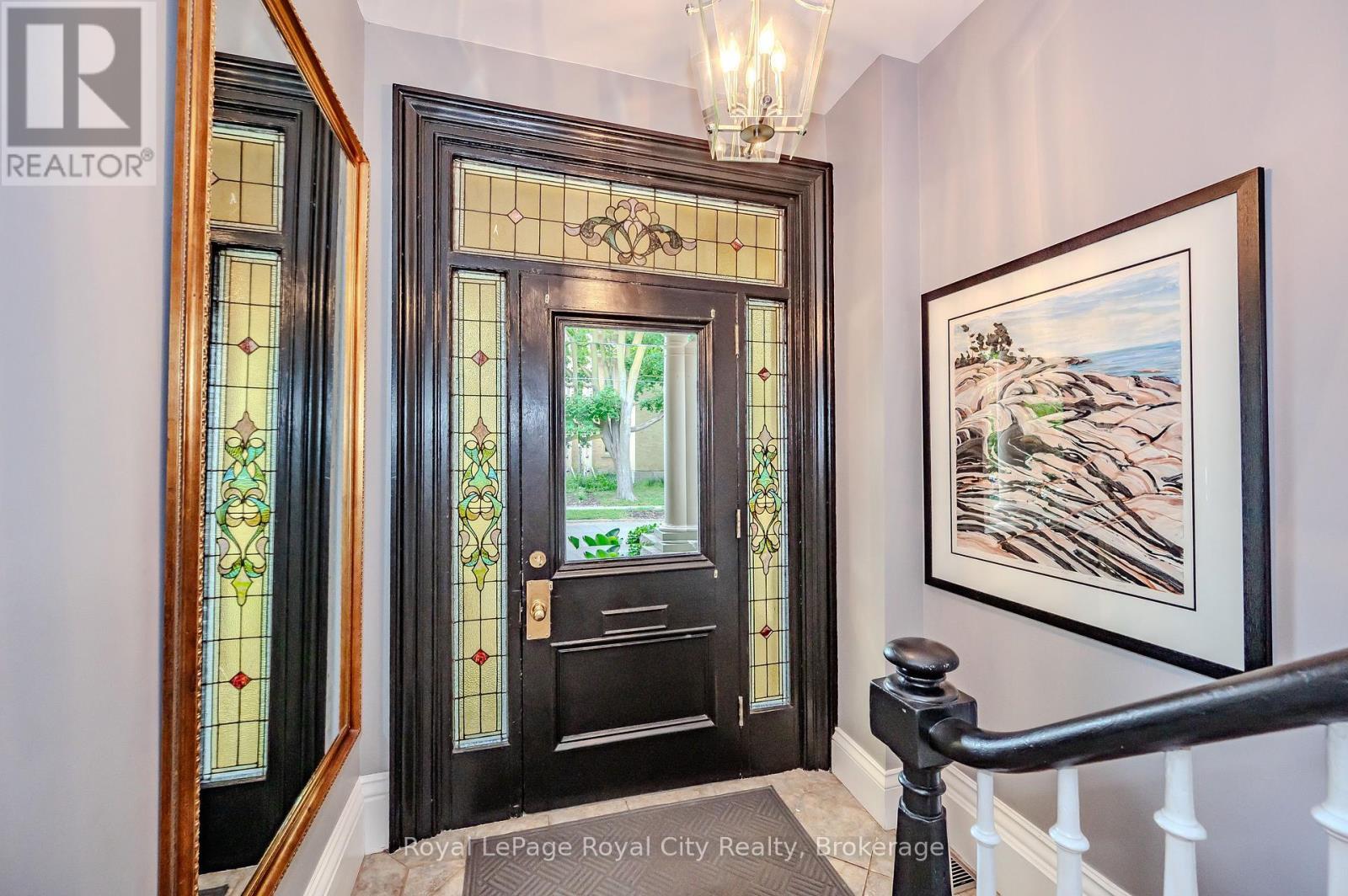 












42 LIVERPOOL STREET

,
Guelph (Downtown),




Ontario
N1H2K9

