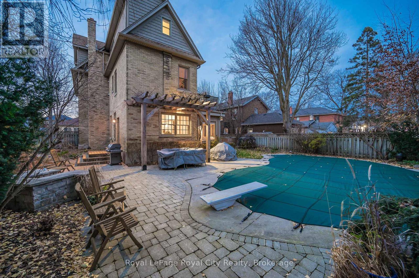 












42 LIVERPOOL STREET

,
Guelph (Downtown),




Ontario
N1H2K9

