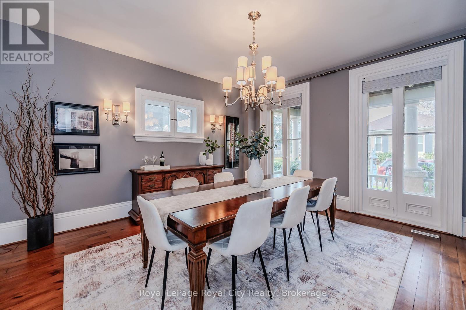












42 LIVERPOOL STREET

,
Guelph (Downtown),




Ontario
N1H2K9

