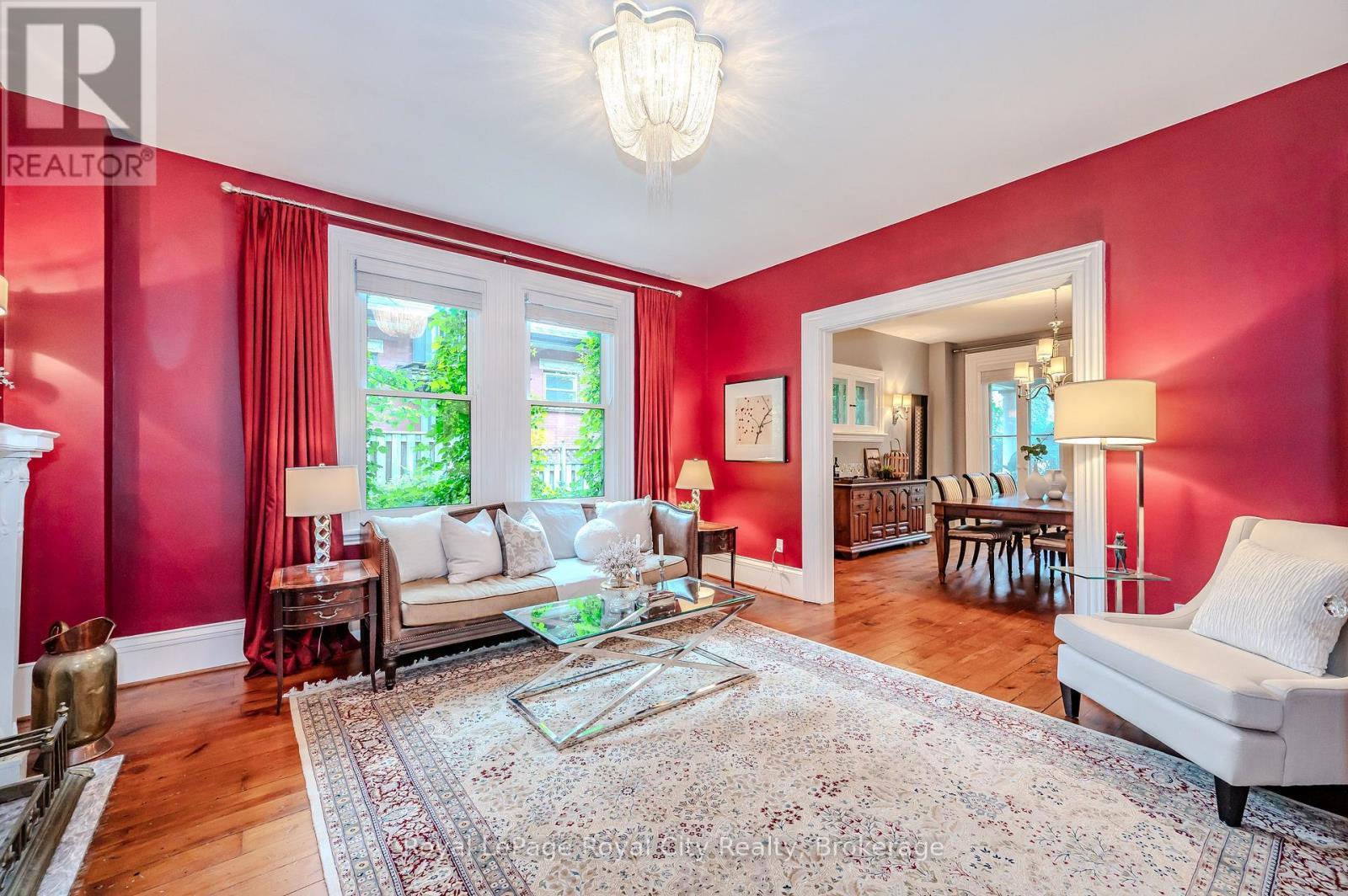 












42 LIVERPOOL STREET

,
Guelph (Downtown),




Ontario
N1H2K9

