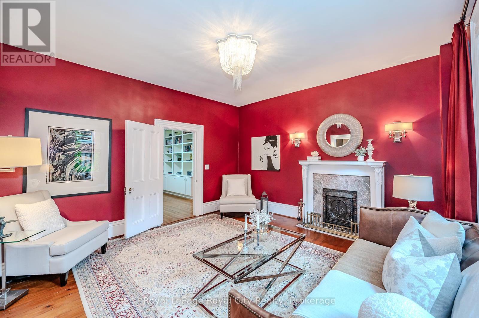 












42 LIVERPOOL STREET

,
Guelph (Downtown),




Ontario
N1H2K9


