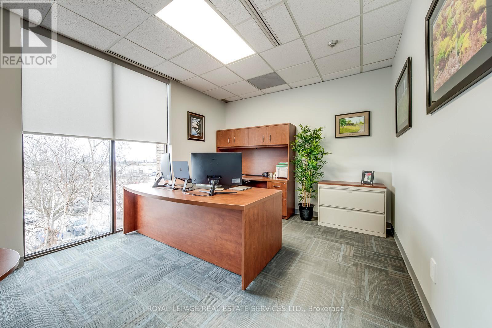 












303 - 3310 SOUTH SERVICE ROAD S

,
Burlington,




Ontario
L7N3M6

