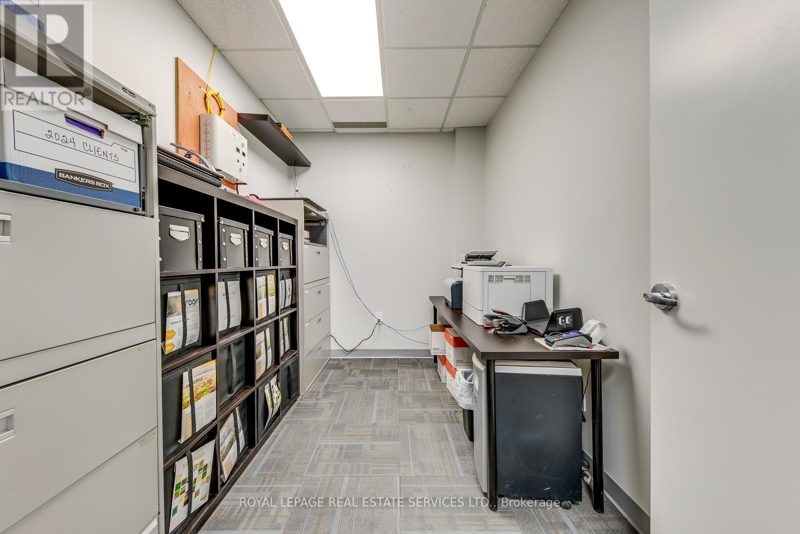 












303 - 3310 SOUTH SERVICE ROAD S

,
Burlington,




Ontario
L7N3M6

