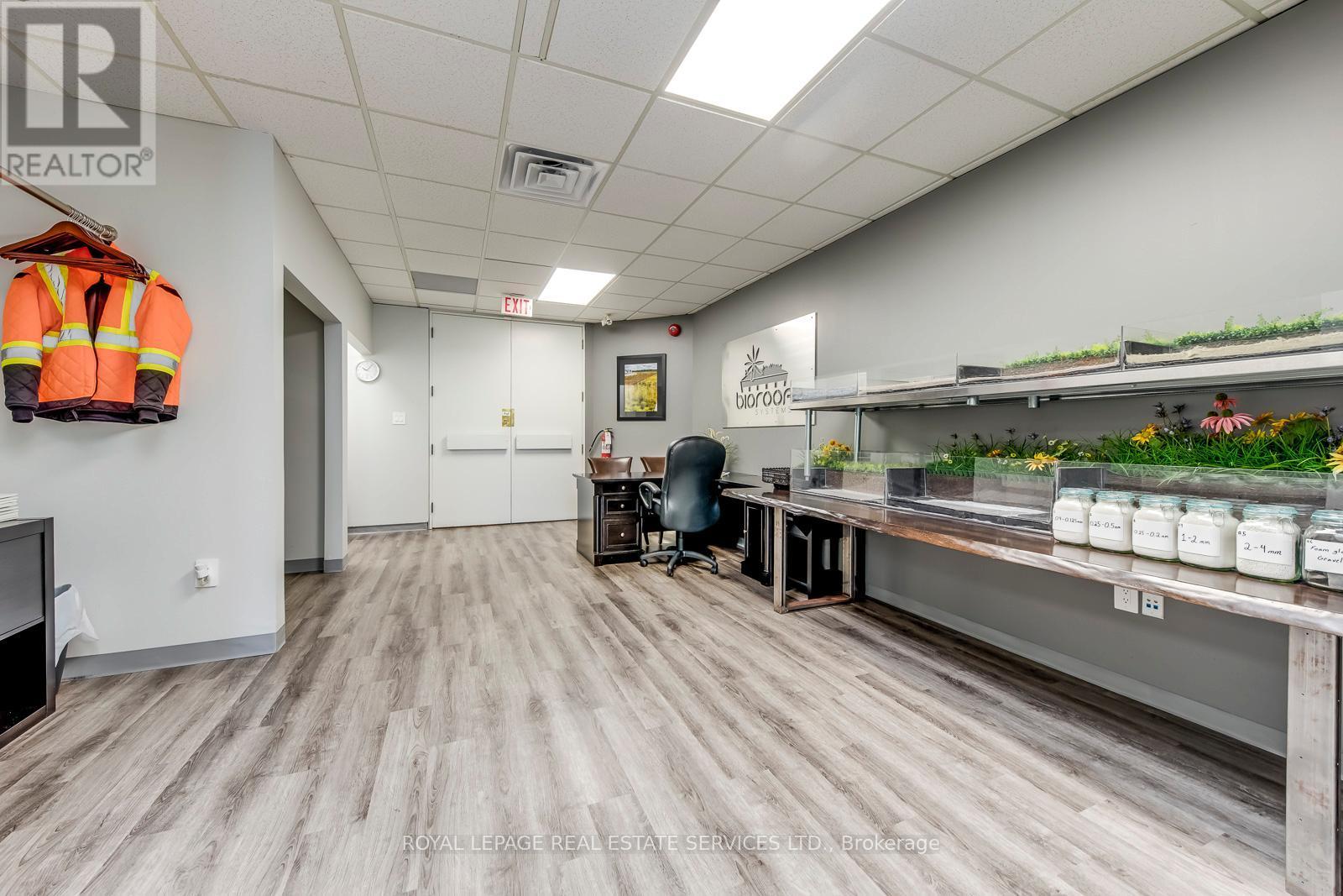 












303 - 3310 SOUTH SERVICE ROAD S

,
Burlington,




Ontario
L7N3M6

