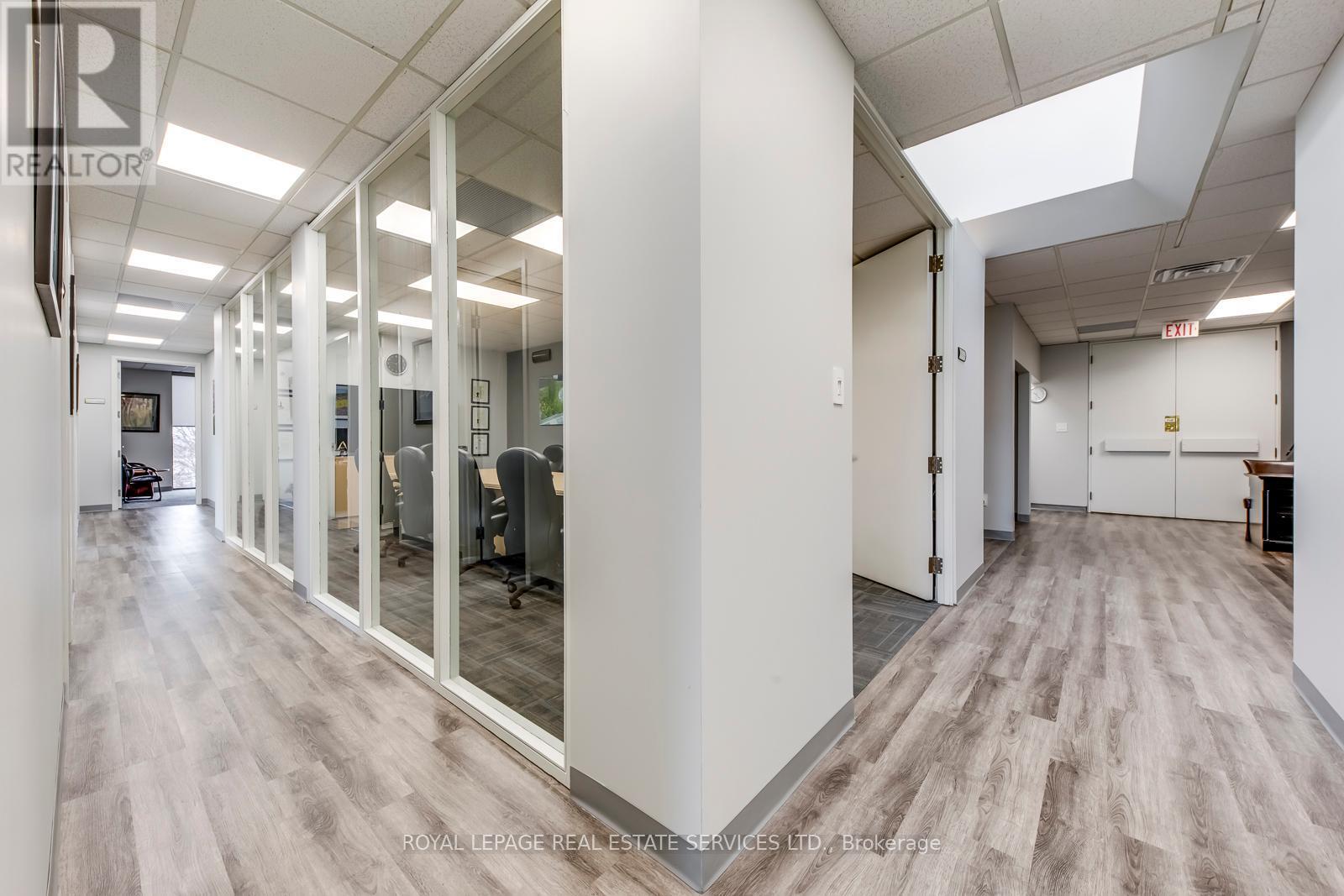 












303 - 3310 SOUTH SERVICE ROAD S

,
Burlington,




Ontario
L7N3M6

