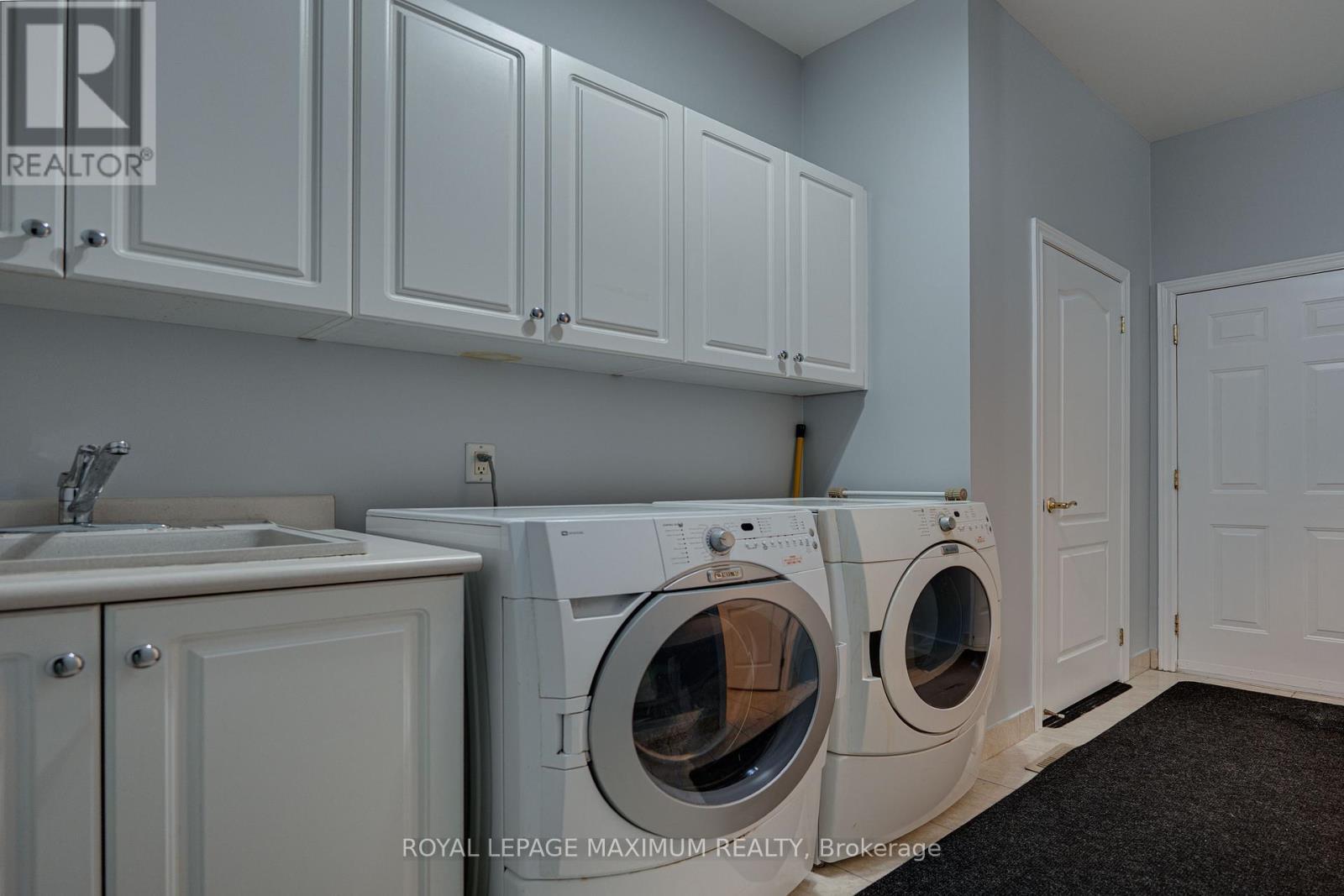 












222 KIMBER CRESCENT

,
Vaughan,




Ontario
L4L9K3

