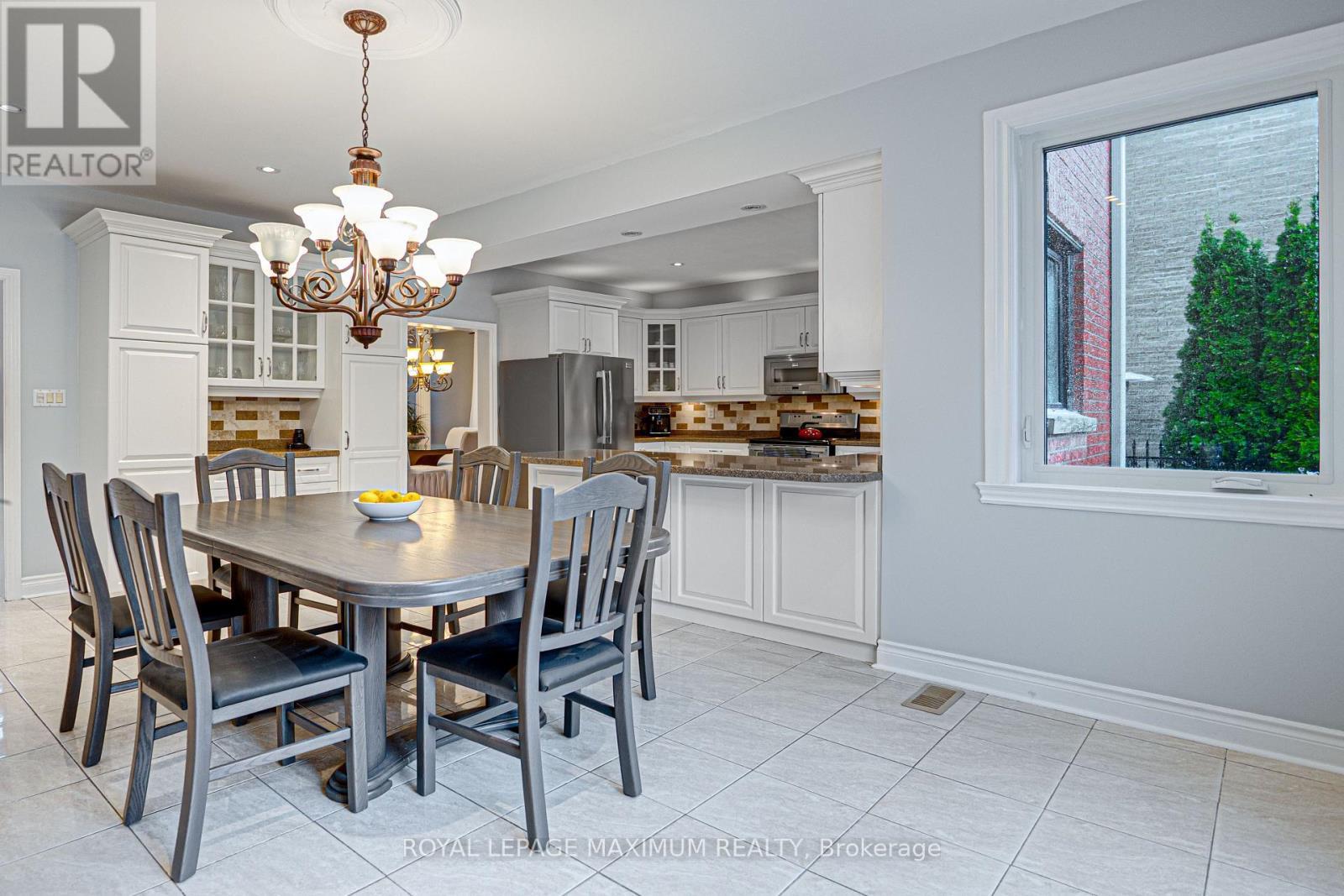 












222 KIMBER CRESCENT

,
Vaughan,




Ontario
L4L9K3

