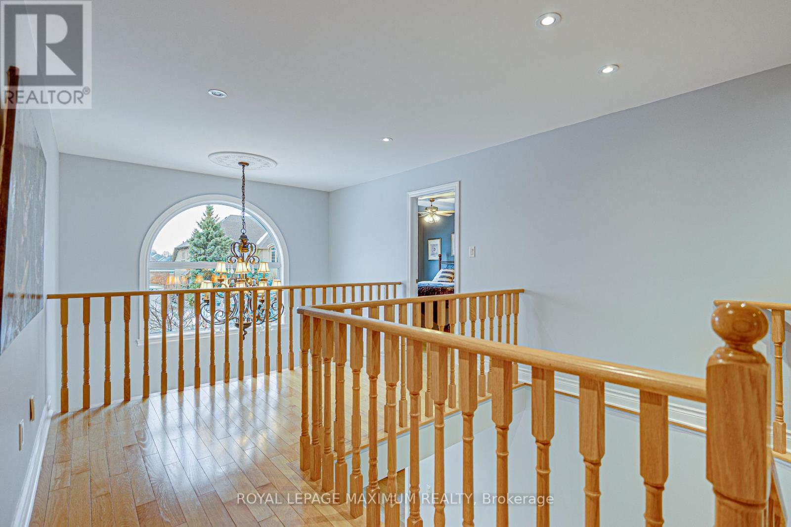 












222 KIMBER CRESCENT

,
Vaughan,




Ontario
L4L9K3

